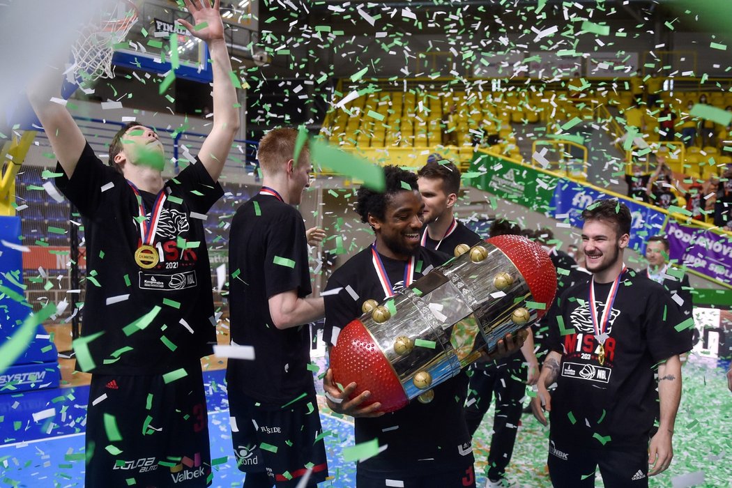 Basketbalisté Nymburka získali 17. titul v NBL v řadě