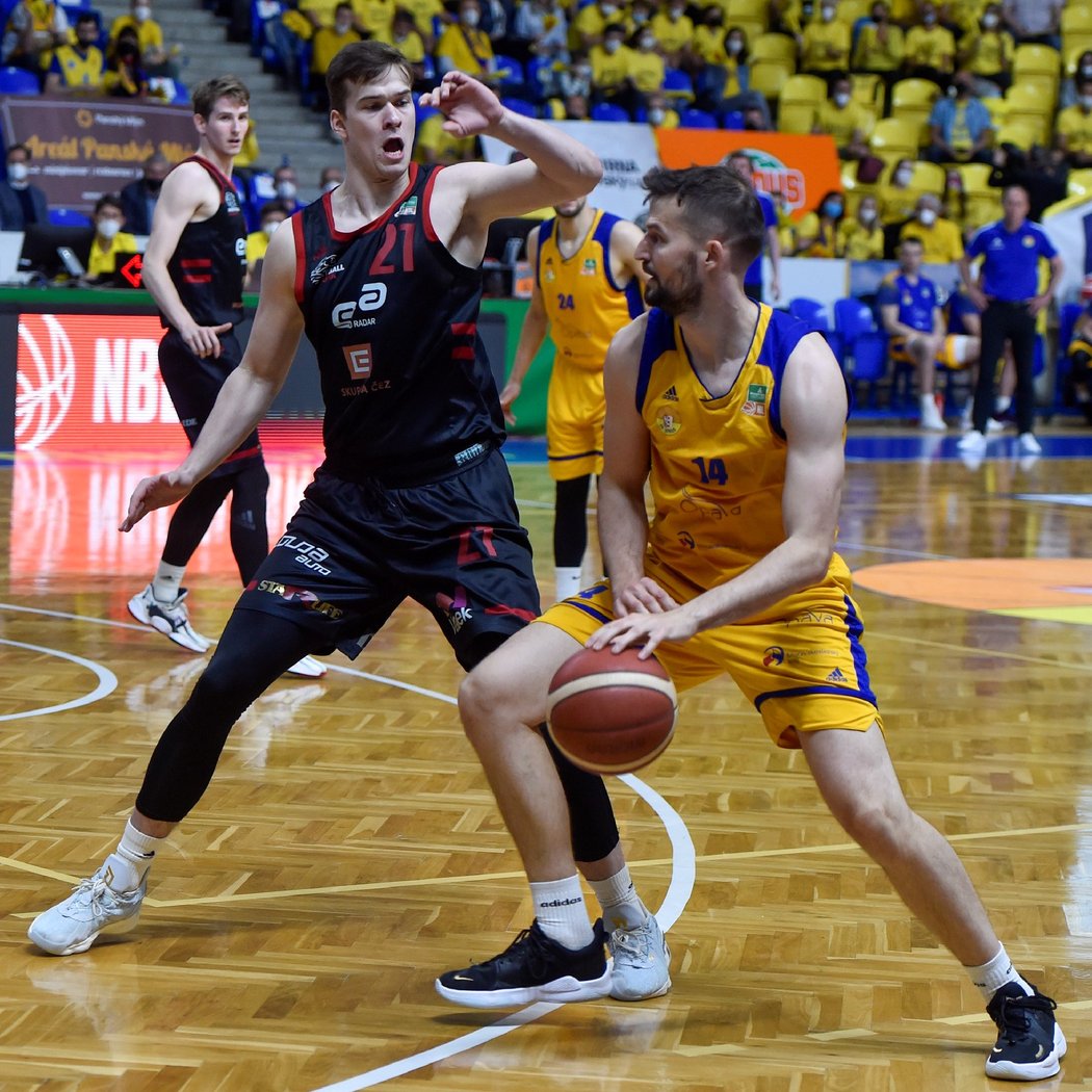 Opava nedokázala vládci NBL vzdorovat, ve finále s Nymburkem prohrála 0:2 na zápasy