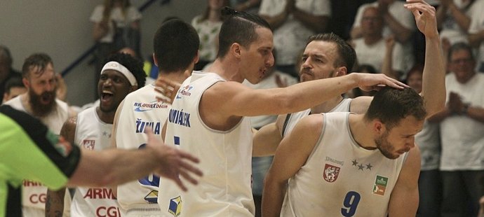 Basketbalisté Děčína se radují v semifinále play off proti Svitavám