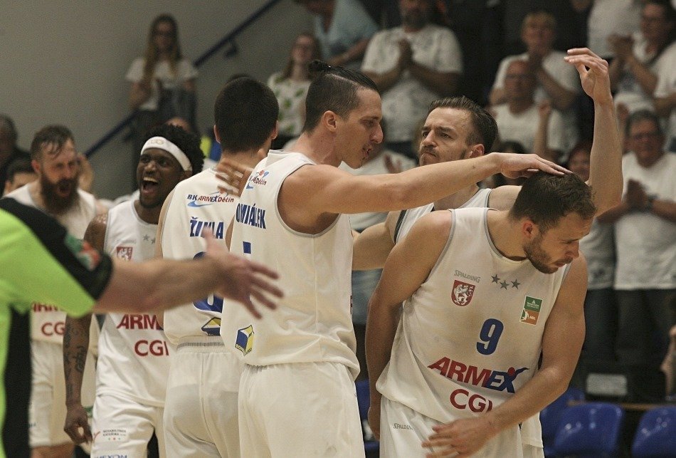 Basketbalisté Děčína se radují v semifinále play off proti Svitavám