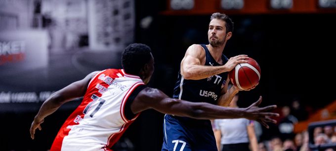 Ostuda na Slavii: 187 diváků! Basket se potýká s nezájmem. Jinde je to ještě horší Ostuda na Slavii: 187 diváků! Basket se potýká s nezájmem. Jinde je to ještě horší