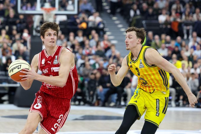 Bálint vyhrál německý pohár: Šli jsme proti hejtrům! Skromnější oslavy, všude bylo zavřeno Bálint vyhrál německý pohár: Šli jsme proti hejtrům! Skromnější oslavy, všude bylo zavřeno