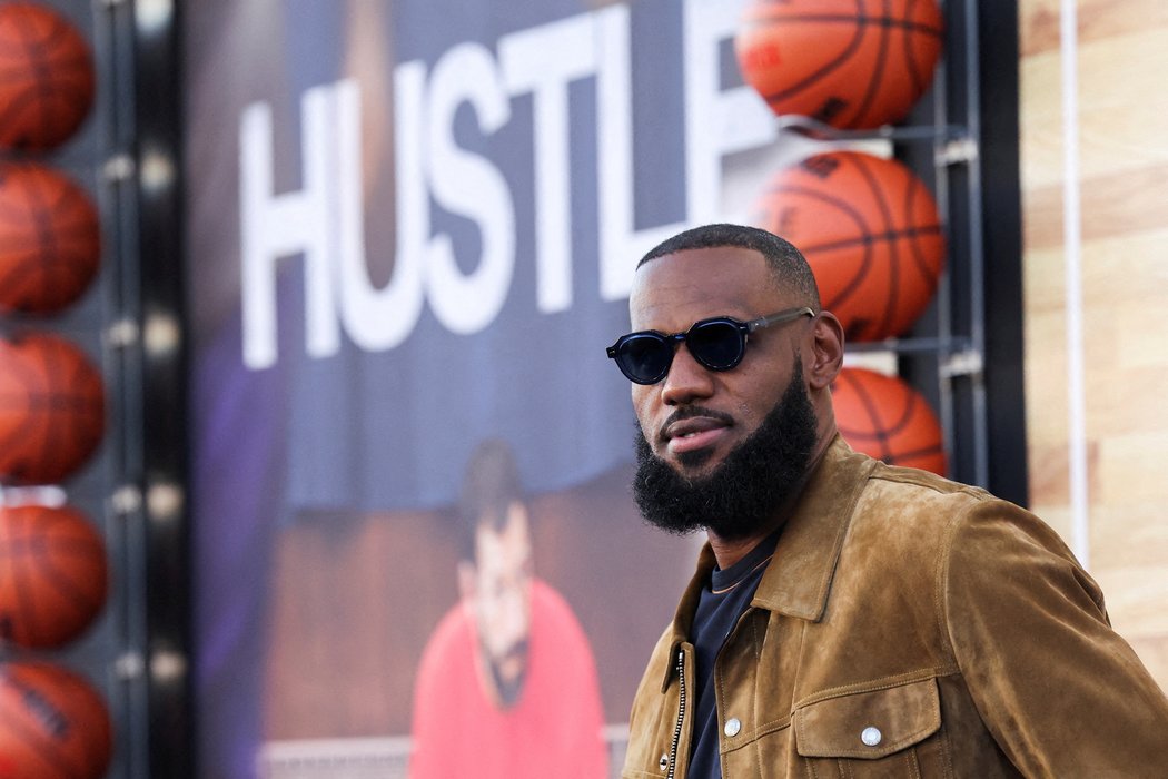 Film Hustle je plný hvězd NBA