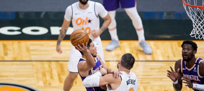 Chicago získalo hvězdného pivota Nikolu Vučeviče