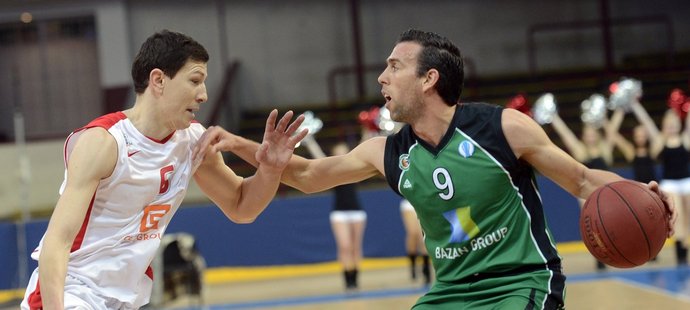 Basketbalisté Nymburku porazili v 5. kole Evropského poháru Maccabi Haifa 68:53 a udrželi naději na postup do play off
