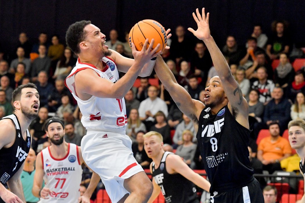 Basketbalisté Nymburka v Lize mistrů porazili 75:56 Rigu a čtyři kola před koncem základní části mají osmifinále na dosah