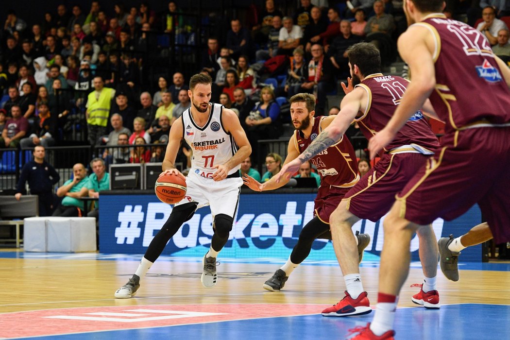 Basketbalisté Nymburka v důležitém vítězném zápase proti lotyšskému Lietkabelisu Panevežys