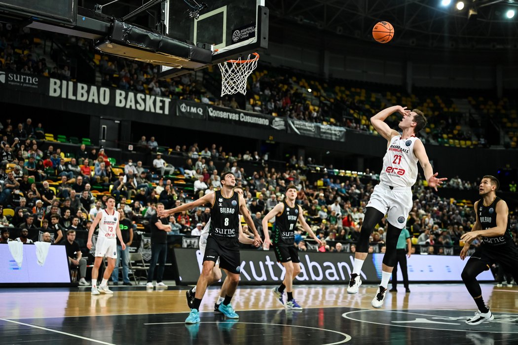 Basketbalisté Nymburka vyhráli na palubovce Bilbaa