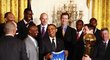 Preziden Barack Obama se loni setkal s členy vítězného týmu NBA  Dallas Maverics