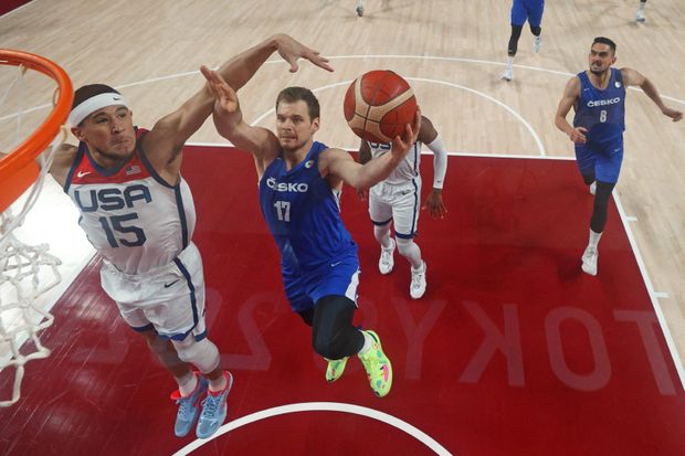 Jaromír Bohačík zakončuje českou akci v zápase proti USA Jaromír Bohačík zakončuje českou akci v zápase proti USA