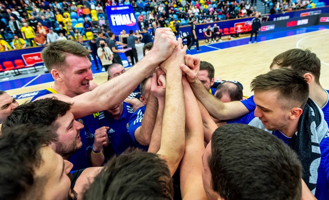 Basketbalisté Opavy vyhráli po 19 letech Český pohár. Ve finále v Lounech zvítězili nad favorizovaným Nymburkem 97:93 a vybojovali šestý triumf v historii soutěže.