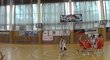 Basketbalový zápas první ligy mezi Juniorem Kralupy a BA Sparta přinesl neuvěřitelnou frašku
