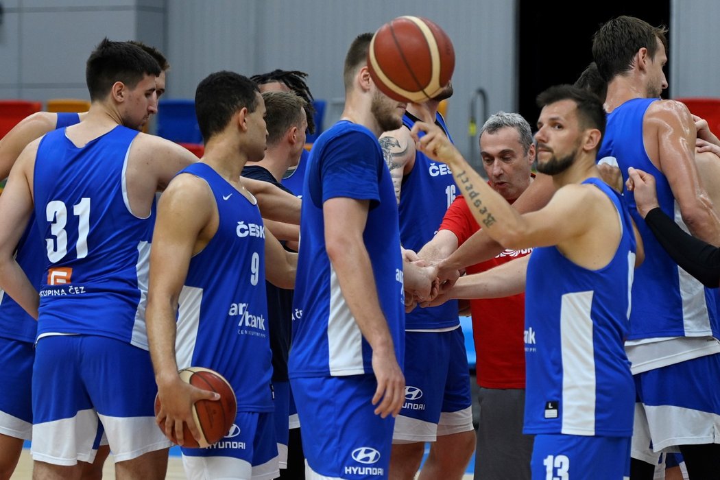 Čeští basketbalisté v přípravě na olympijskou kvalifikaci