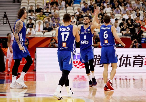 Radost českých basketbalistů v utkání s Polskem Radost českých basketbalistů v utkání s Polskem