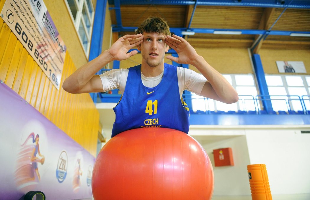 Jan Veselý ani chvilku neváhal, jestli má před třetí sezonou v NBA přijet podpořit českou reprezentaci