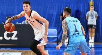 Basketbalisté pod novým koučem znovu padli. Argentinci trefili dvacet trojek