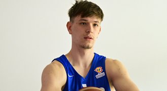 Basketbalisté zakončili kvalifikaci prohrou, omlazený tým táhl Hanzlík