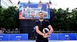 Český basketbalista Tomáš Satoranský v areálu na Pražačce v Praze Žižkově otevřel nové streetbalové hřiště