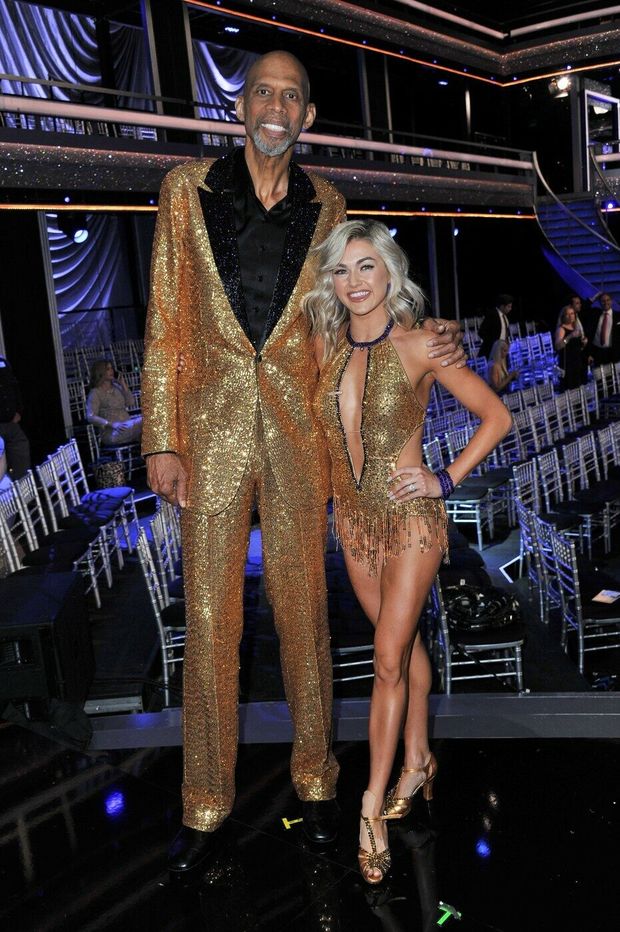 Americký basketbalista Kareem Abdul-Jabbar v taneční soutěži Americký basketbalista Kareem Abdul-Jabbar v taneční soutěži