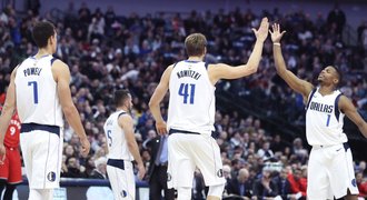 Basketbalisté Dallasu ukončili v NBA vítěznou sérii Toronta