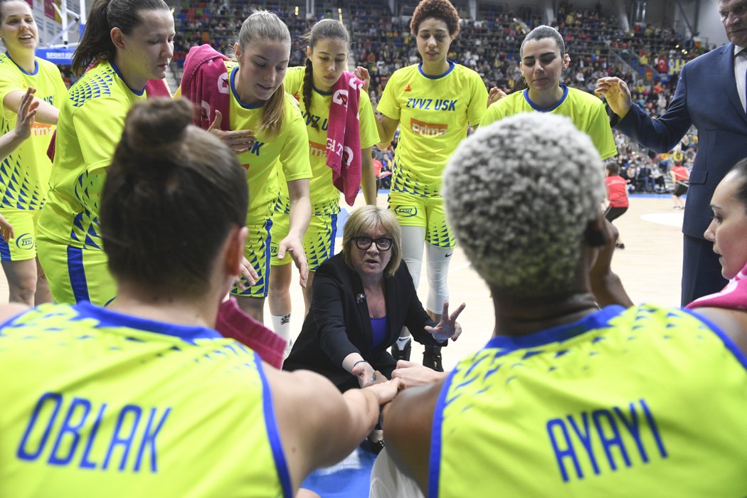 Basketbalistky USK si poradily s Fenerbahce