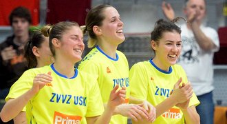 Basketbalistky USK začaly semifinále suverénní výhrou, slaví i Žabiny