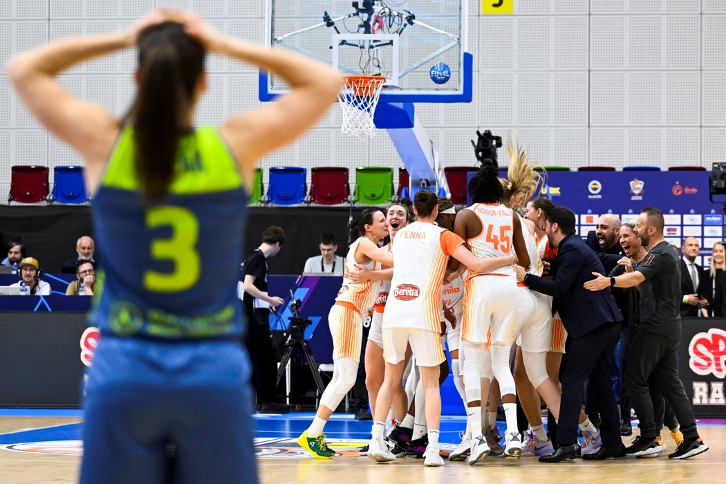 Basketbalistky USK Praha prohrály souboj o třetí místo na Final Four se Schiem
