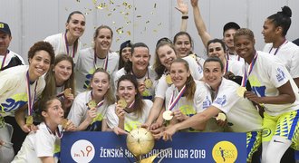 Basketbalové královny! USK přejel Žabiny a slaví 13. ligový triumf