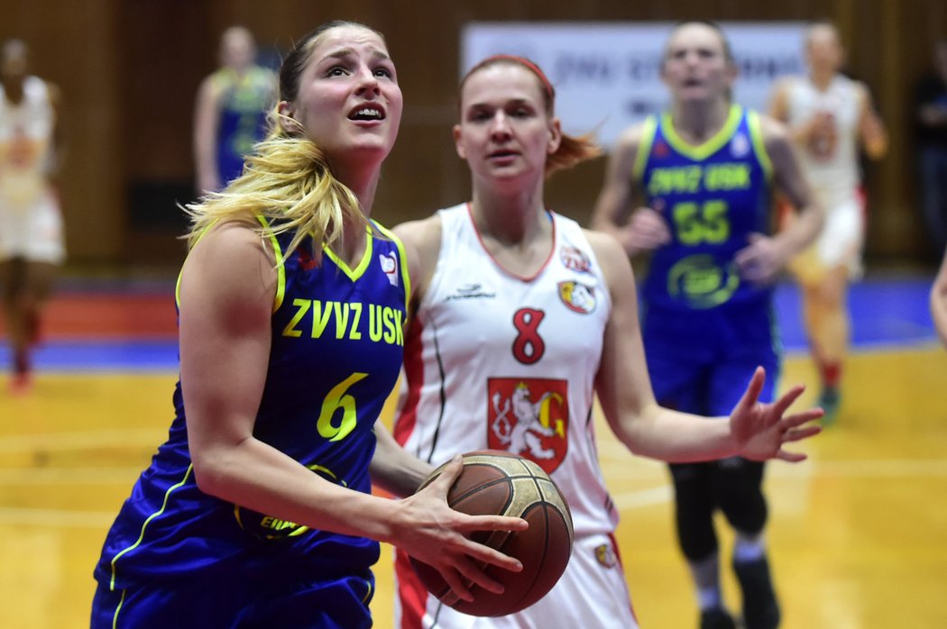 Basketbalistky USK Praha v prvním finálovém utkání jasně kralovaly