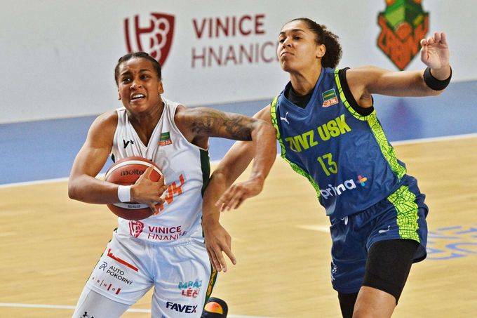 Basketbalistky USK míří za dalším titulem, Žabiny jasně porazily i v Brně Basketbalistky USK míří za dalším titulem, Žabiny jasně porazily i v Brně