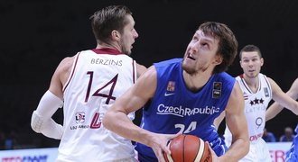 Takhle létá Veselý! Česká helikoptéra se připomněla NBA vítězstvím