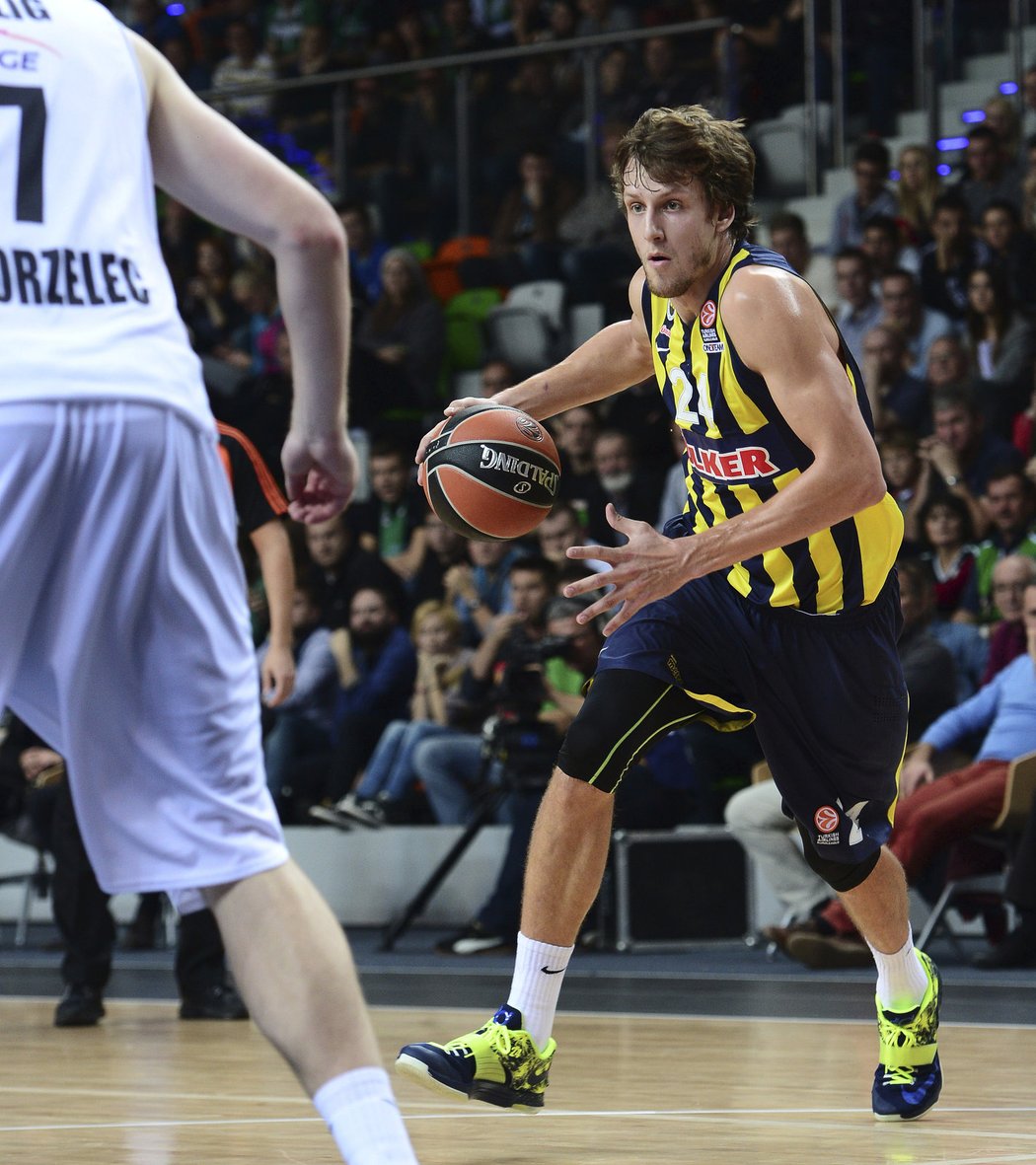 Veselému se nedařilo a Fenerbahce prohrálo v Eurolize derby (archivní foto)