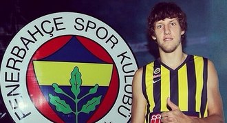 Veselý už patří Fenerbahce, tureckému klubu se upsal na dva roky