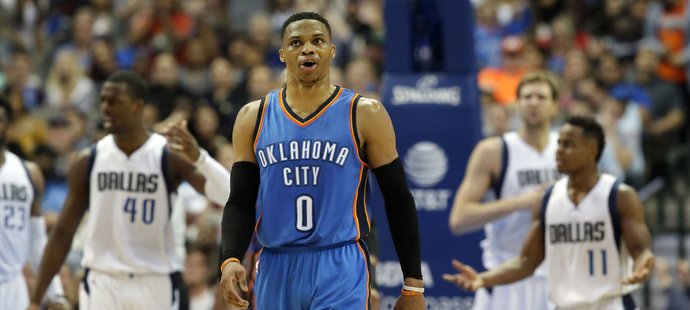 Russell Westbrook se postaral o 12 z posledních 14 bodů Thunder.