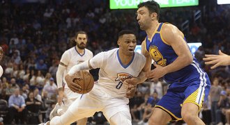 Senzační Westbrook tvořil historii, má triple double bez nepřesné střely