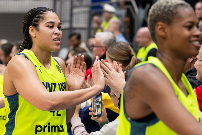 Basketbalistky USK čeká předkolo Final Six. Po obratu v Carolu skončily ve skupině třetí Basketbalistky USK čeká předkolo Final Six. Po obratu v Carolu skončily ve skupině třetí