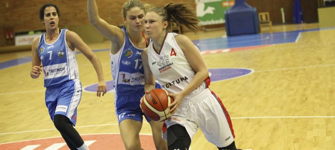 Patricia Gallasová je vycházející basketbalovou hvězdičkou