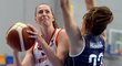 Reprezentační basketbalistka Natálie Stoupalová v přípravném duelu proti Slovensku