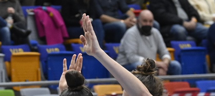 České basketbalisty vstoupily do kvalifikace o postup na ME 2023 domácí porážkou 60:66 s Běloruskem