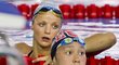 Česká plavkyně Simona Baumrtová (vzadu) na olympiádě v Riu neuspěla