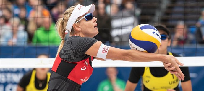 Plážové volejbalistky Hermannová a Sluková loňské prvenství na turnaji Světového okruhu v Ostravě neobhájí. Vypadly ve skupině a skončí na 25. místě.