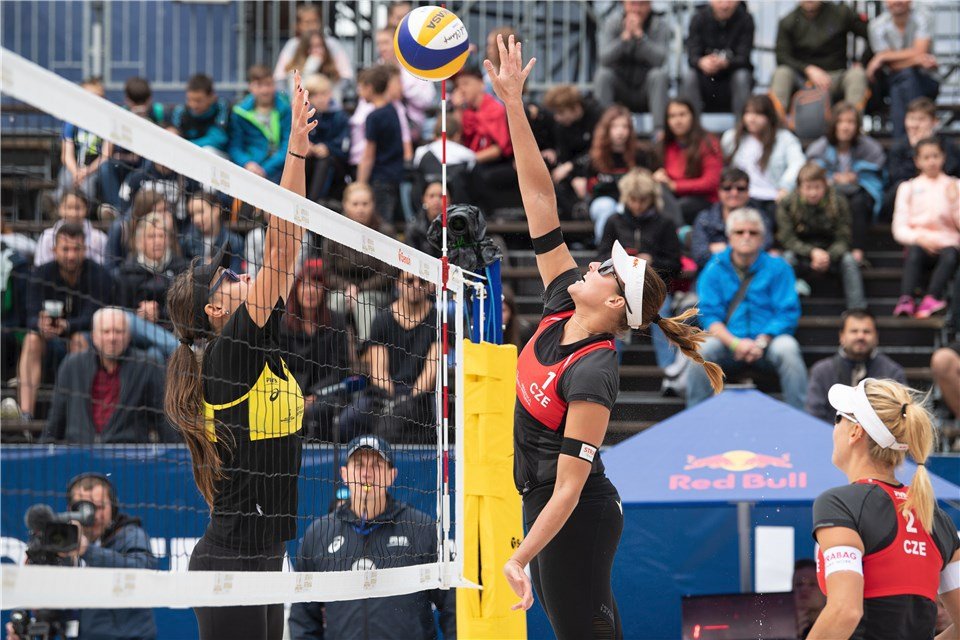 Markéta Nausch Sluková a Barbora Hermannová začaly ostravský turnaj Světové série prohrou.