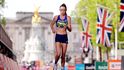 Při Londýnském maratonu skotské běžkyni Eilish McColganové explodoval prst