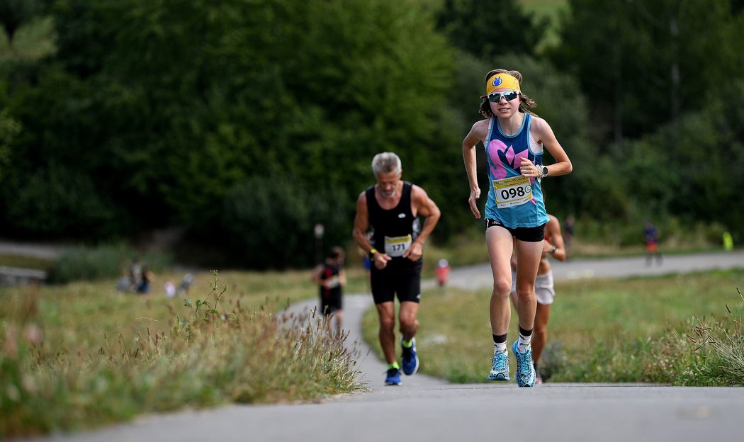 Stovky běžců si užily iSport LIFE závod v Milíčovském lese