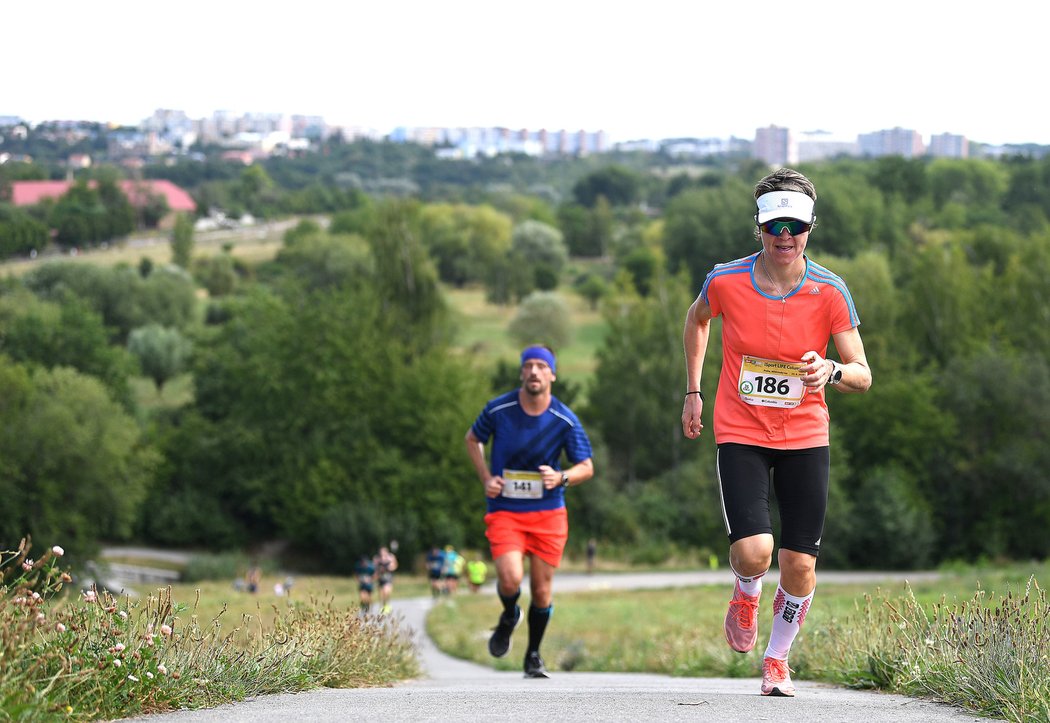 Stovky běžců si užily iSport LIFE závod v Milíčovském lese