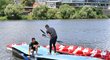 Olympijský medailista Josef Dostál je na vodě jako doma