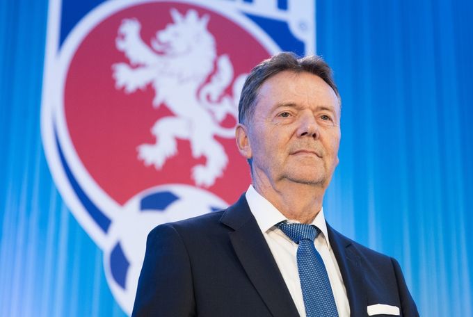 Berbrův pád? Konečně! Korupční praktiky vedly i trenéry k pokrytectví Berbrův pád? Konečně! Korupční praktiky vedly i trenéry k pokrytectví
