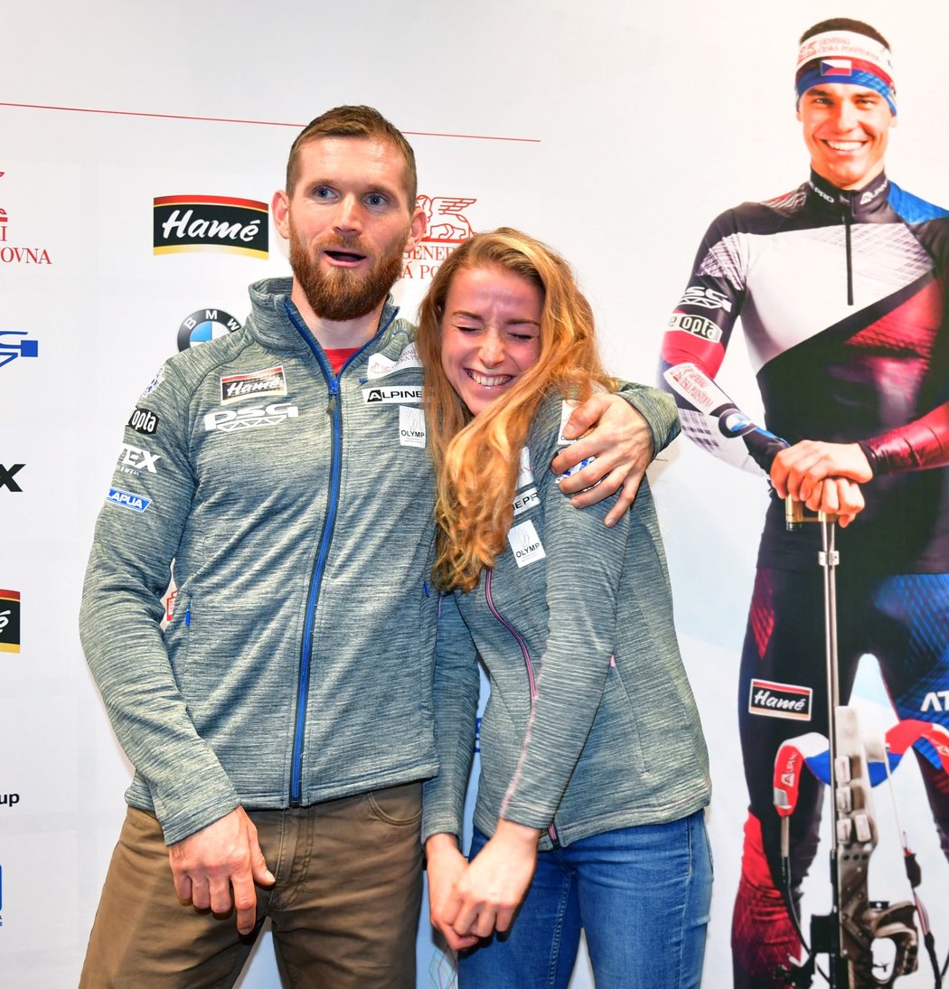 Čeští biatlonisté Markéta Davidová a Michal Šlesingr na tiskové konferenci krátce před startem sezony 19/20