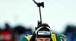 Ital Dominik Windisch během biatlonového sprintu ve slovinské Pokljuce