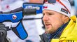 Matt Emmons pomáhá se střelbou českým biatlonistům